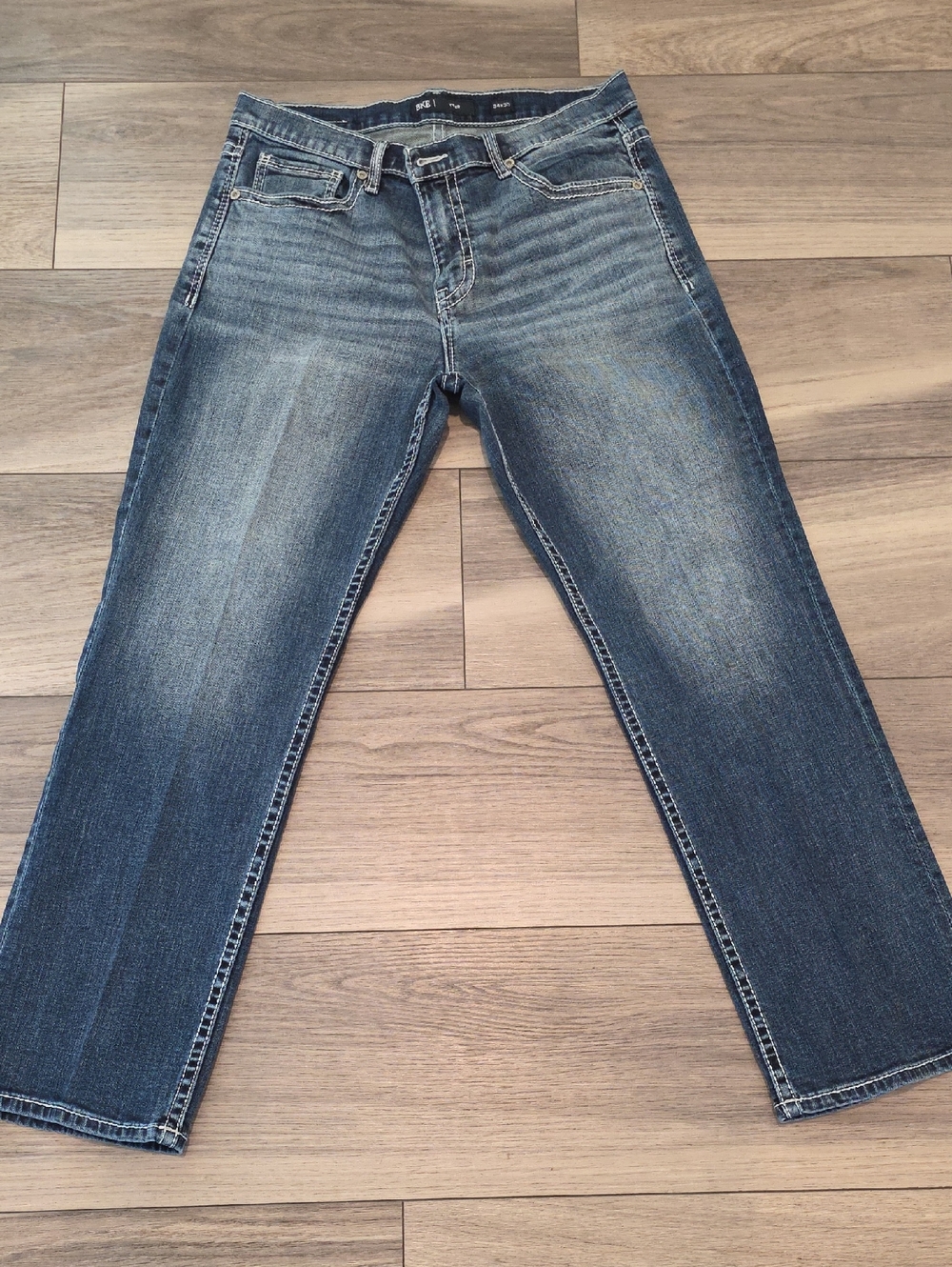 BKE Men’s Straight Leg Jeans in Medium Blue